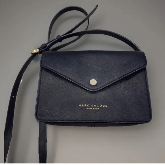 Marc Jacobs New York Black Saffiano Leather Gold Logo 7” Envelope Crossbody Bag - Picture 3 of 9